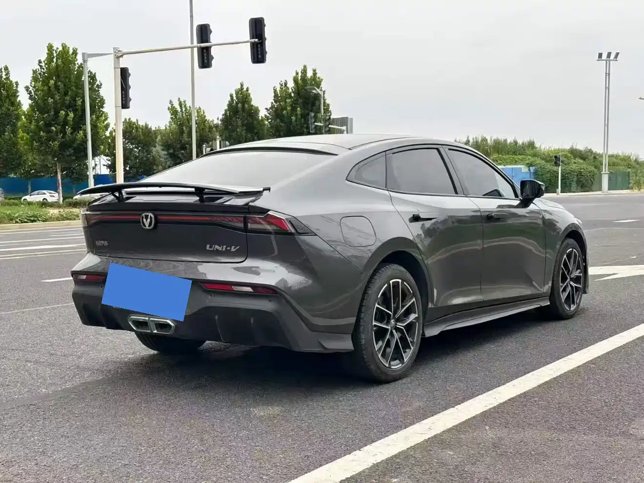 Changan UNI-V iDD 2024 2024 Blue Whale iDD 136km Smart Fun