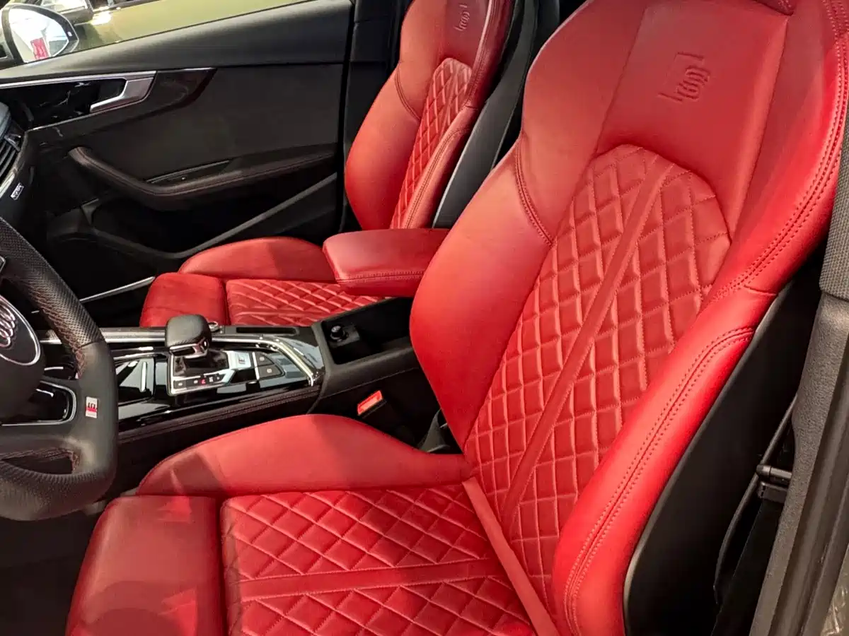 Photo 9 - Audi S4