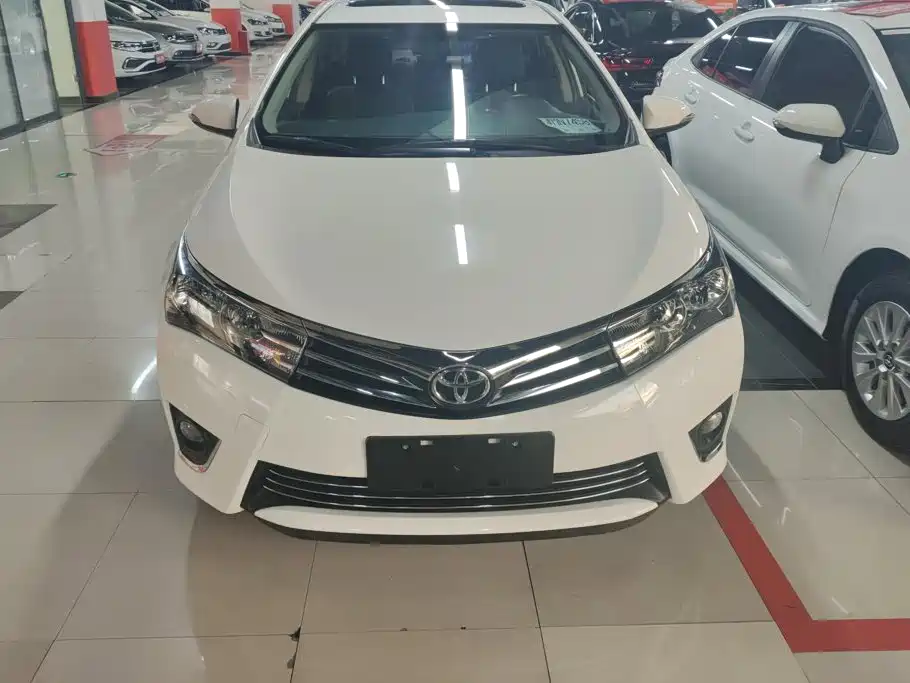 Фото 2 - Toyota Corolla