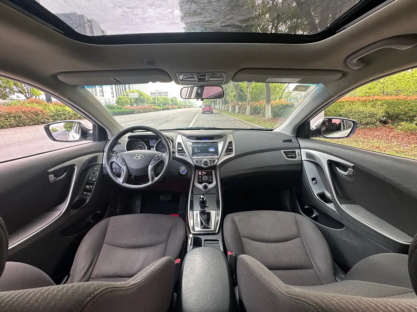 Hyundai Langdong 2016 1.6L Automatic Premium Edition фото 12