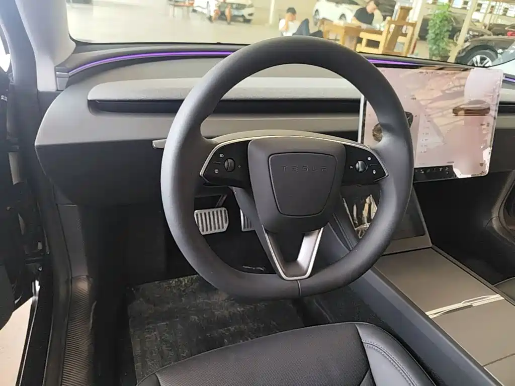 Tesla Model 3 2026 2025 Model Year Facelift Rear-Wheel Drive