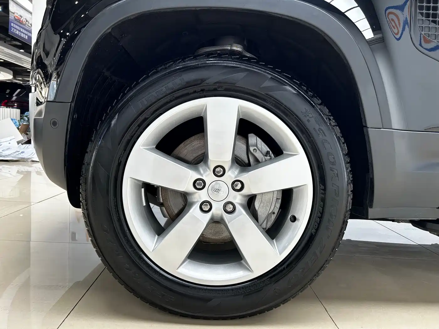 Land Rover Defender 2023 Model Year 130 3.0T P400 HSE фото 5