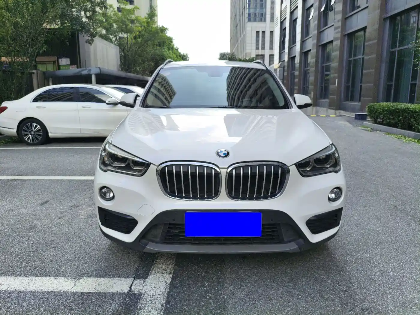 Photo 2 - BMW X1