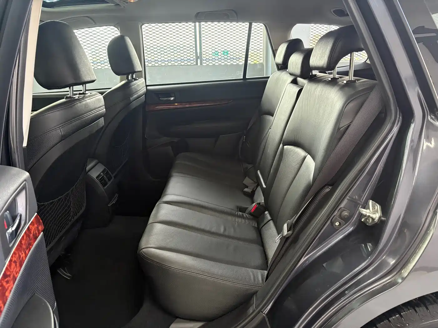 Subaru Outback 2011 2010 2.5i Luxury