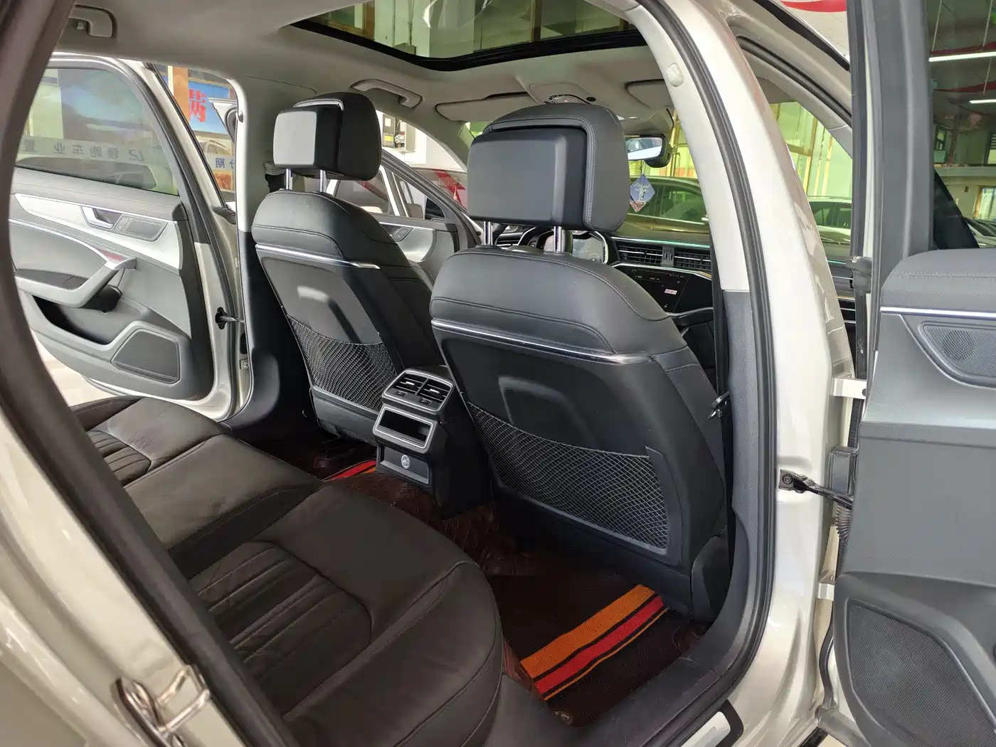Audi A6L 2019 40 TFSI Luxury Elegance фото 12