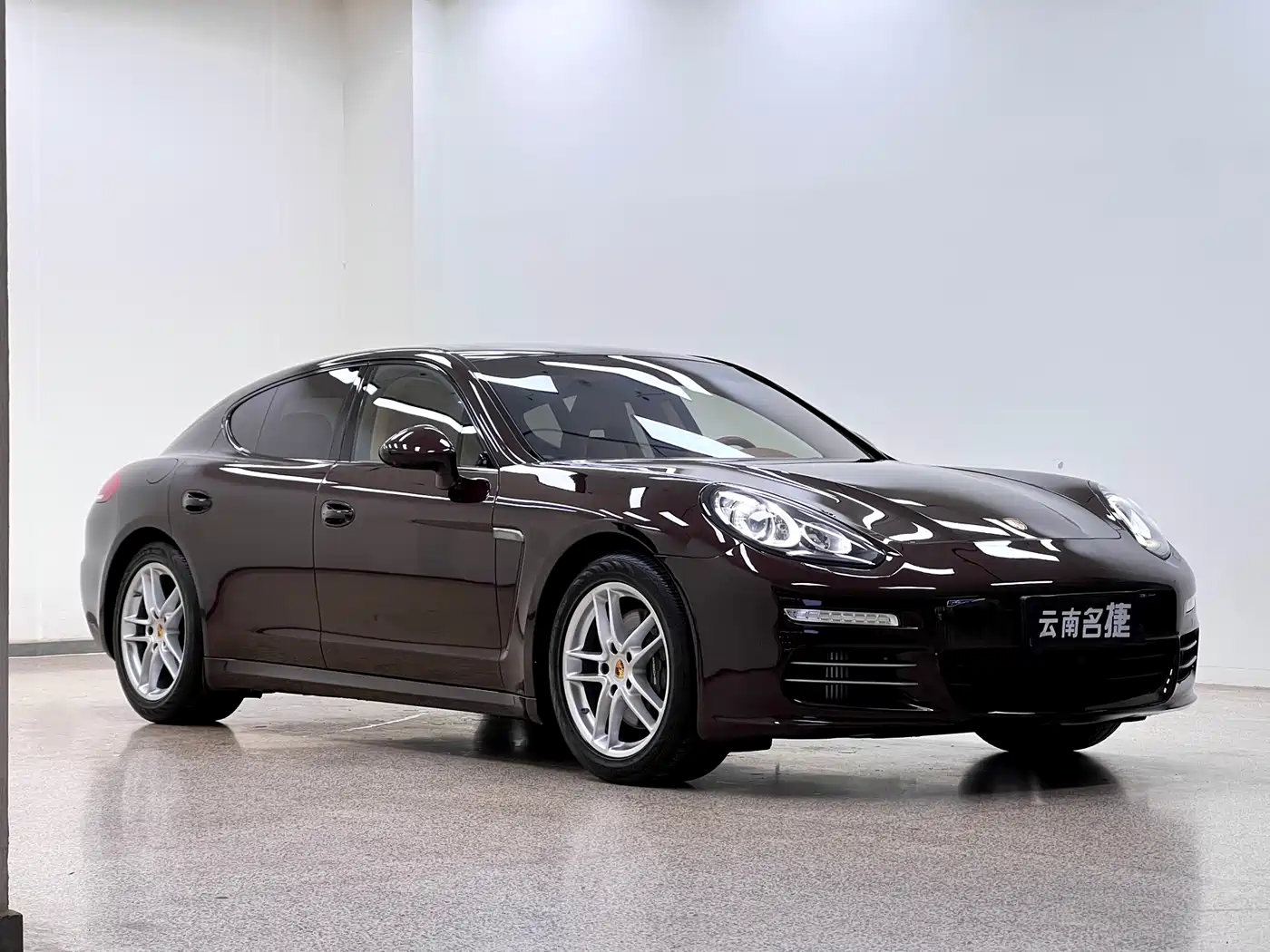 Porsche Panamera 2016 Panamera 4 Edition 3.0T фото 3