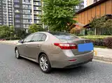 Фото 6 - Renault Latitude