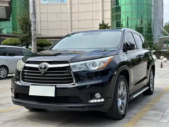 TOYOTA HIGHLANDER