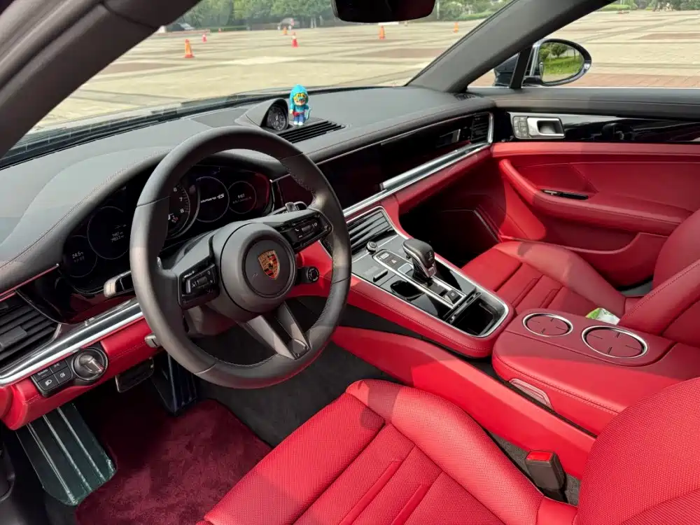Фото 5 - Porsche Panamera