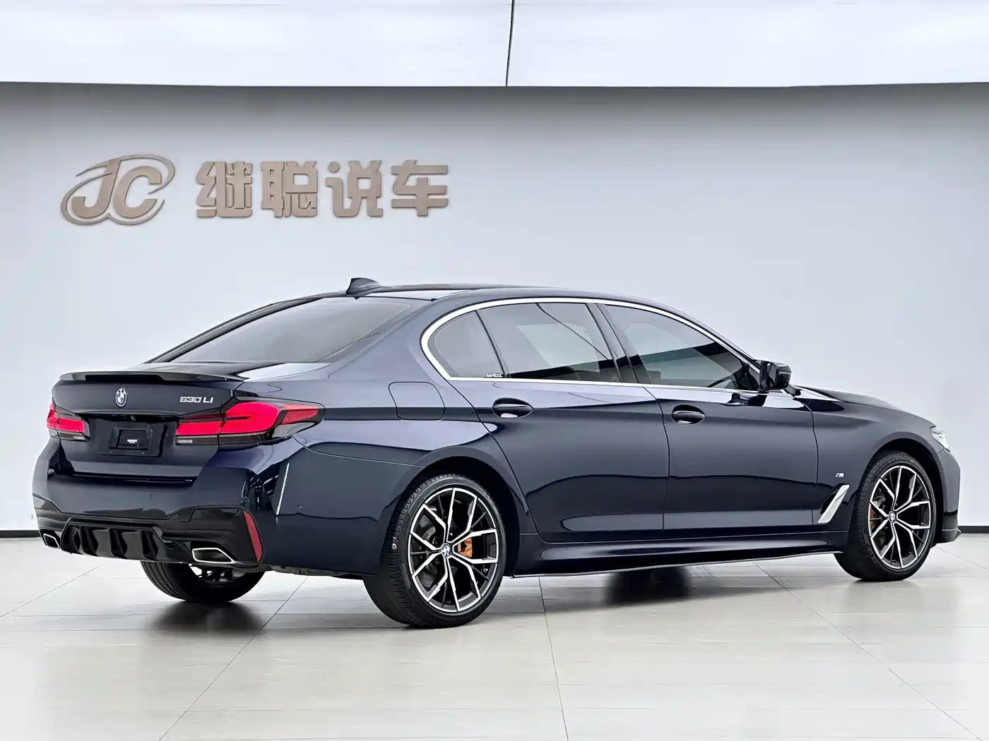 Фото 6 - BMW 5 Series