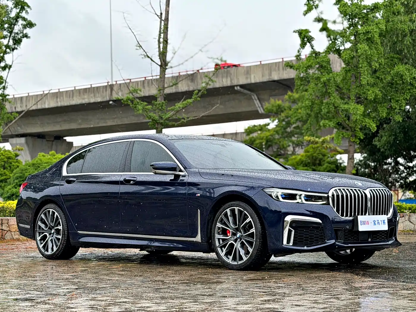BMW 7 Series 2021 Model 740Li xDrive Executive M Sport Package фото 3