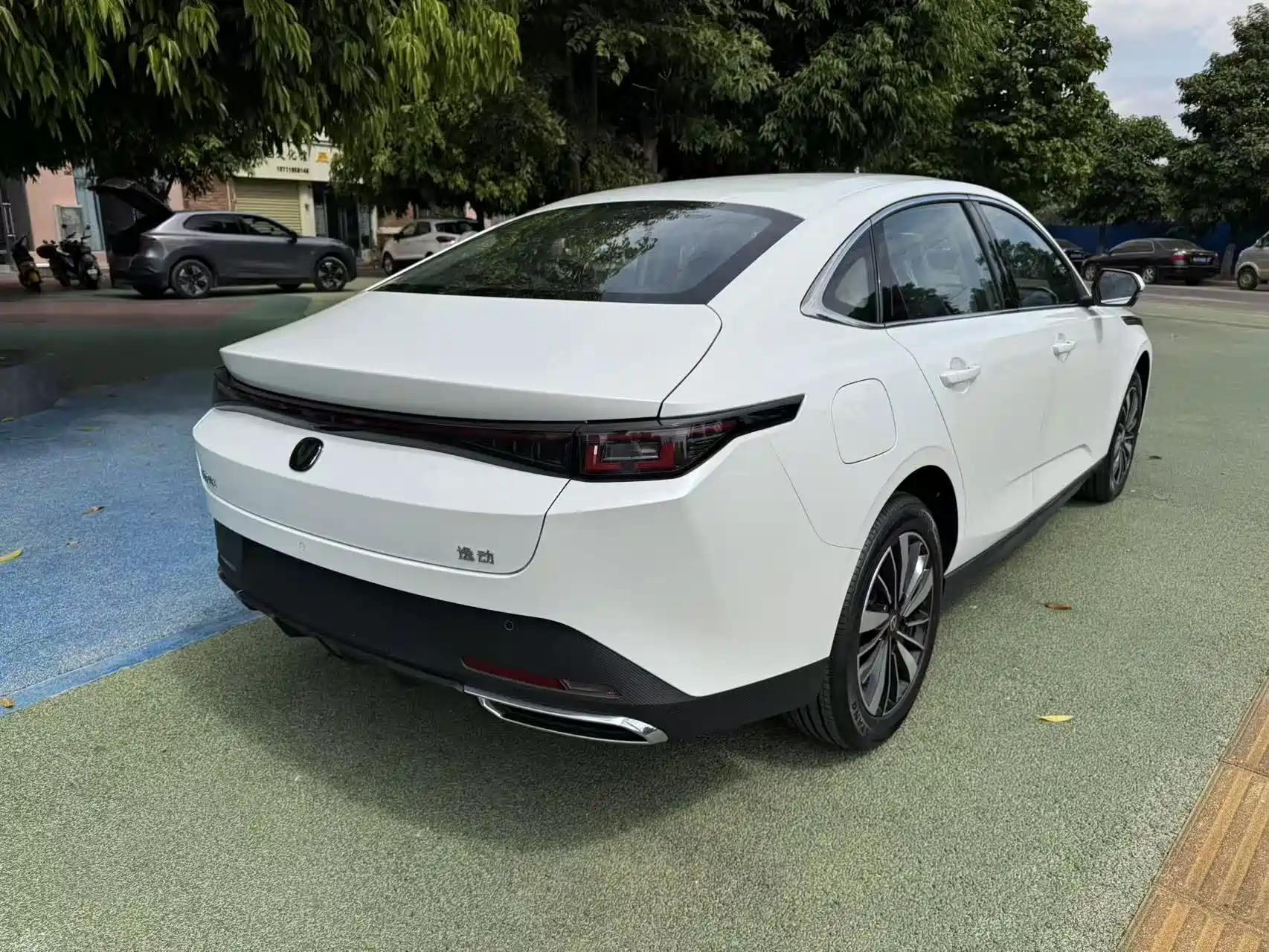 Фото 4 - Changan Eado PHEV