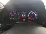 Photo 8 - Hyundai Elantra