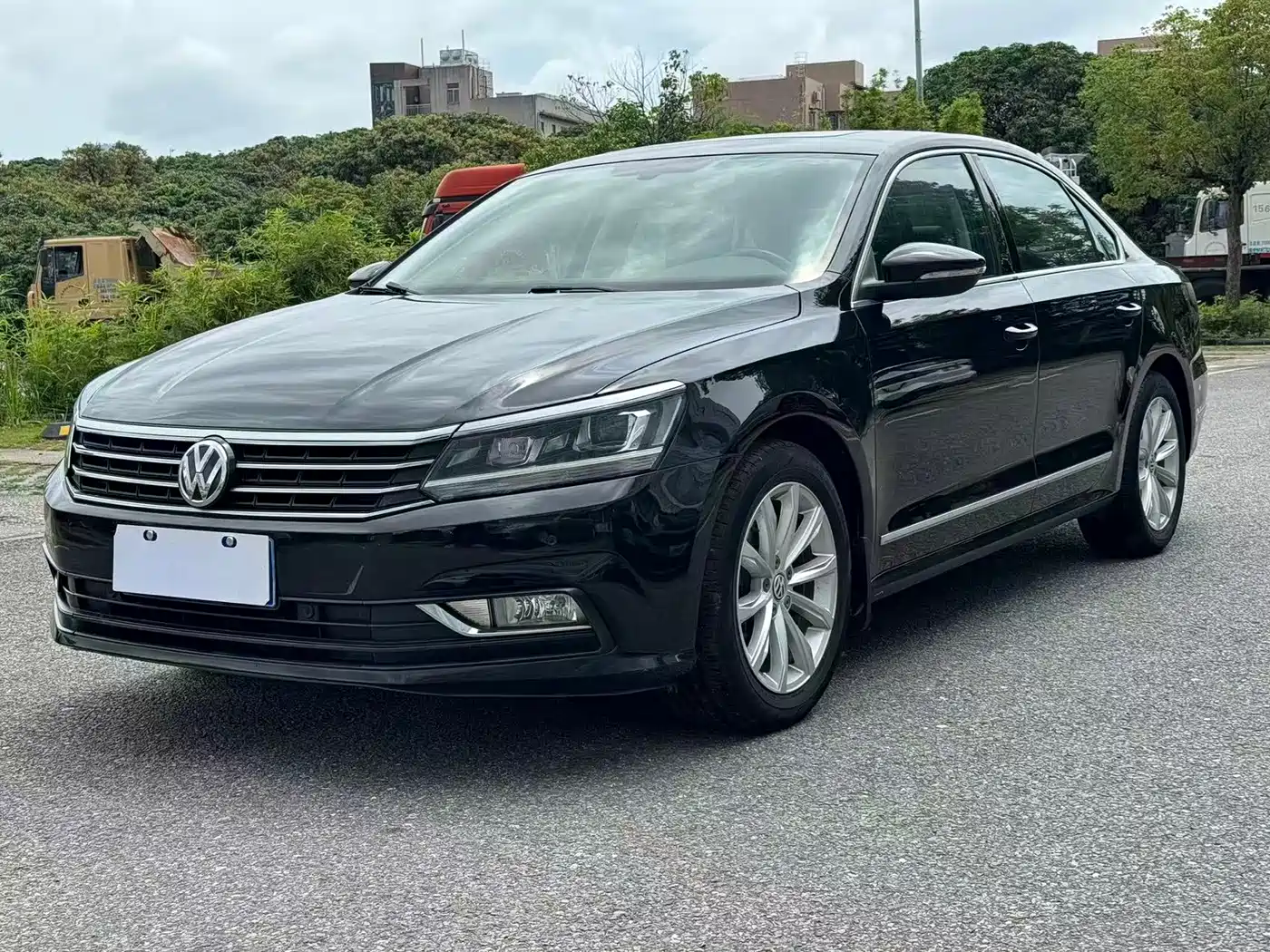 Volkswagen Passat 2017 280TSI DSG Prestige фото 2