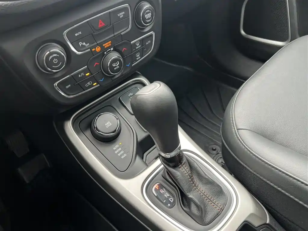 Jeep Compass 2019 2019 200T Auto Family AWD-Connected Large Screen Edition
