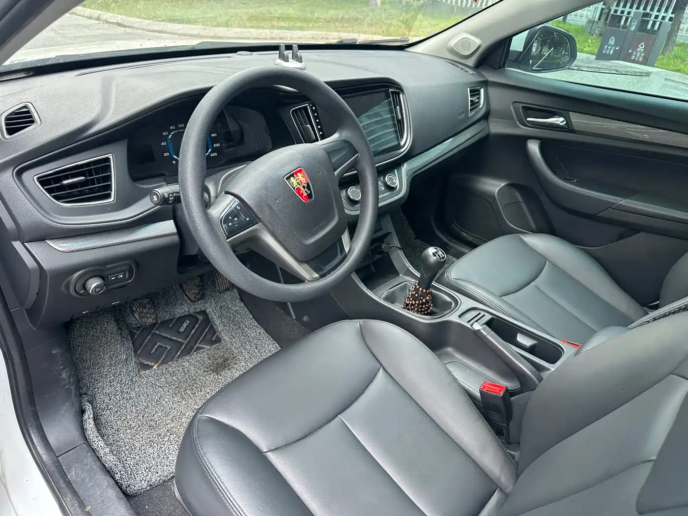Фото 14 - Roewe 360