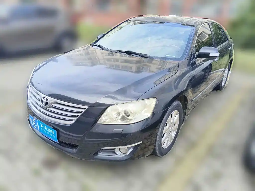 Фото 1 - Toyota Camry