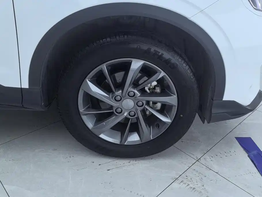 Фото 6 - Geely Coolray