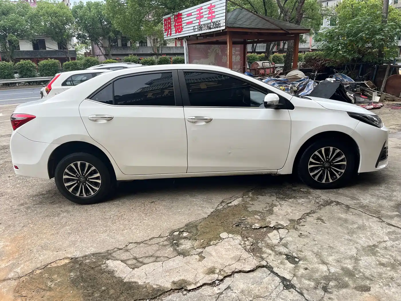 Toyota Corolla 2017 Facelift 1.2T S-CVT GL фото 8