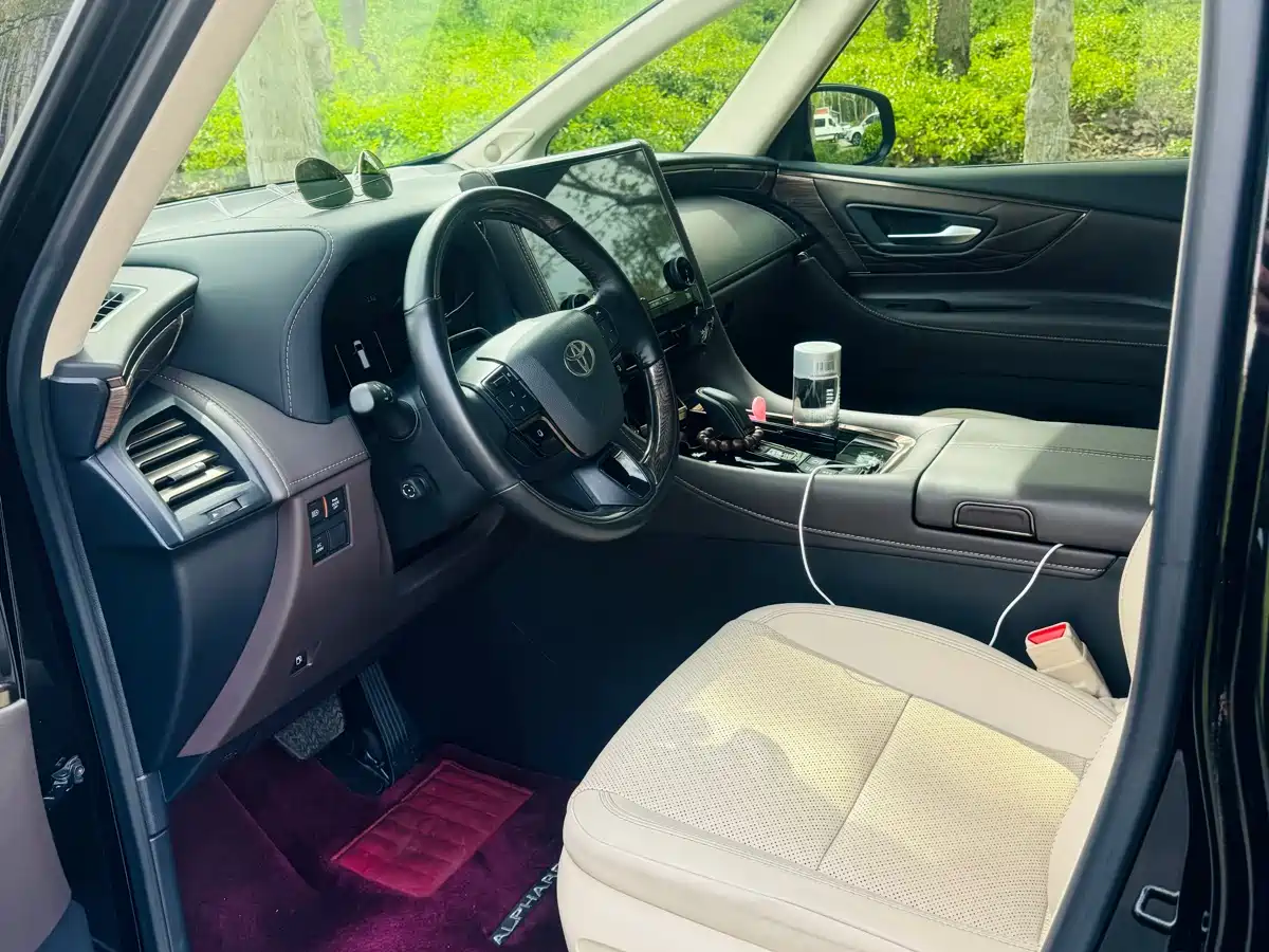Toyota Alphard 2025 Hybrid 2.5L Prestige Gold Edition фото 4