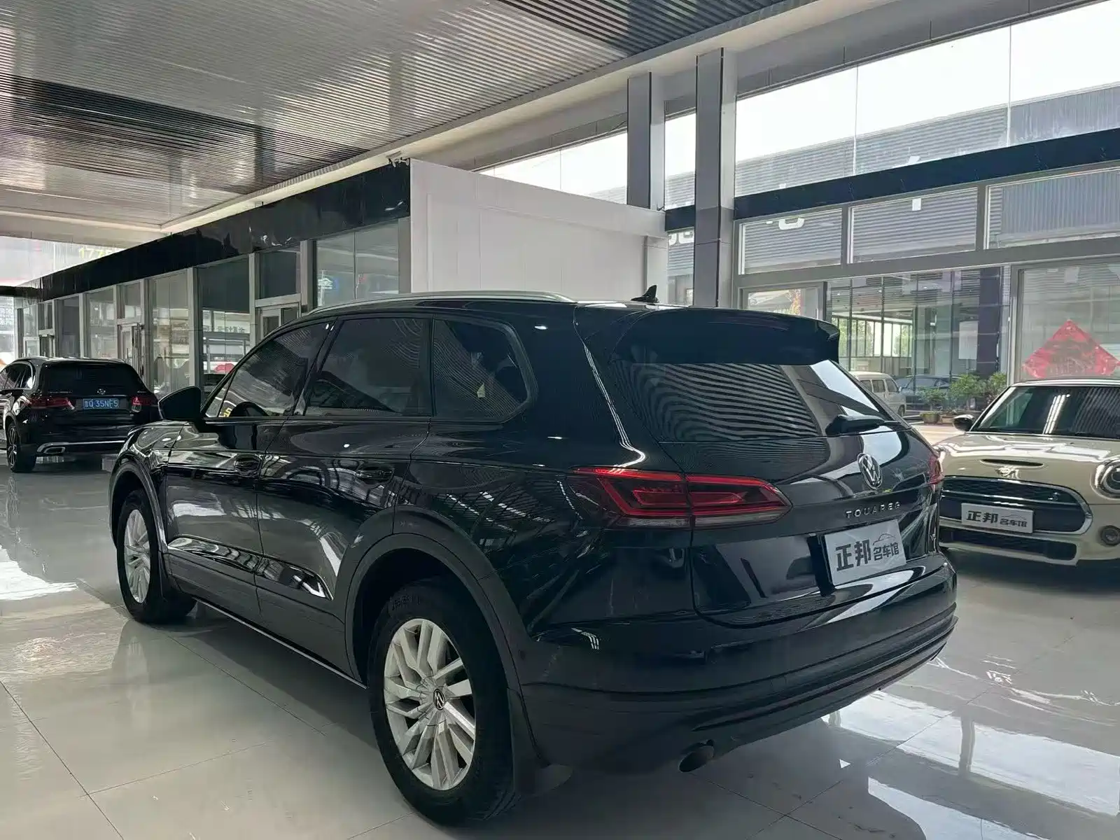 Фото 5 - Volkswagen Touareg