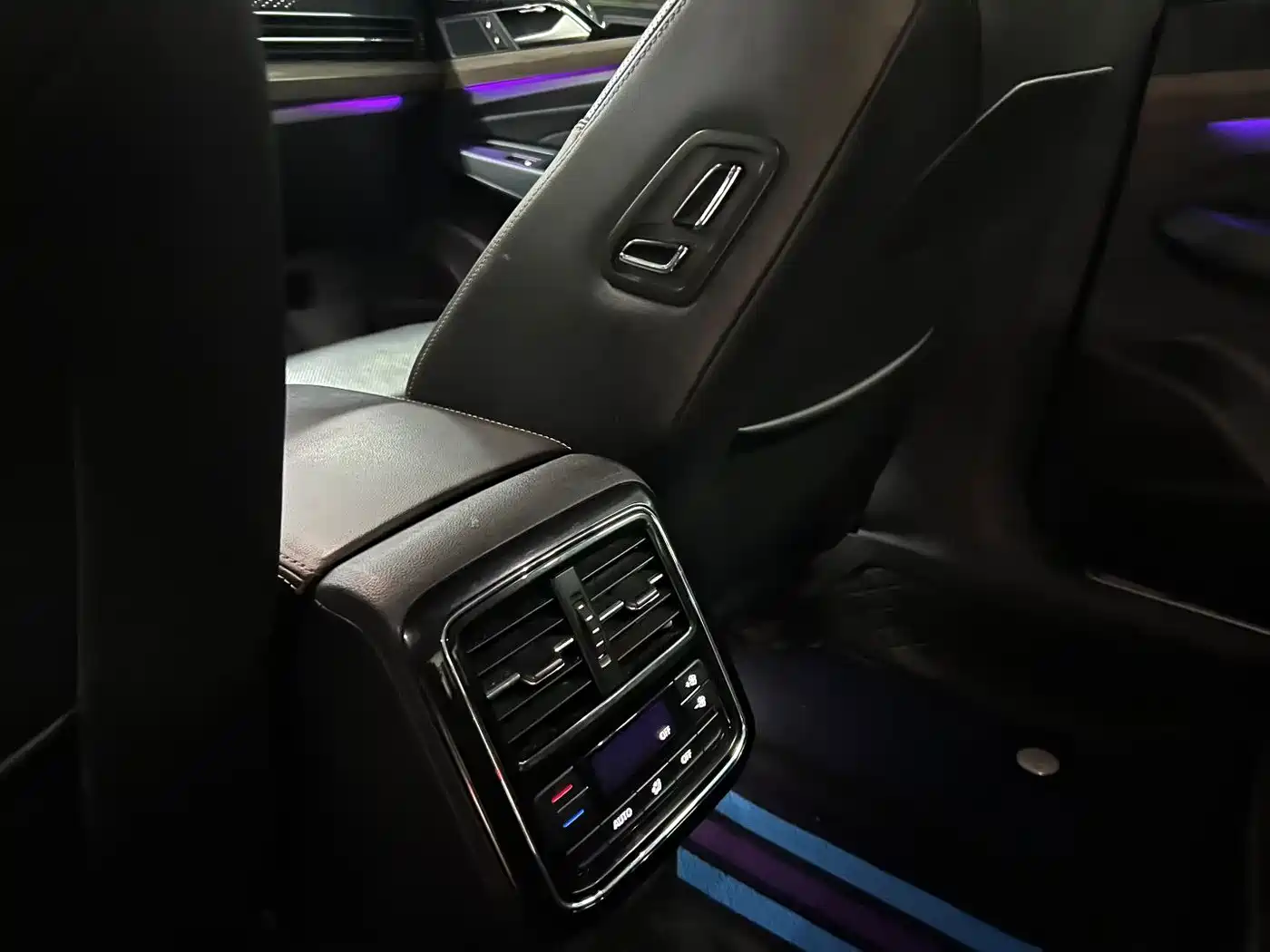 Volkswagen Passat 2019 330TSI Luxury Edition China VI фото 7
