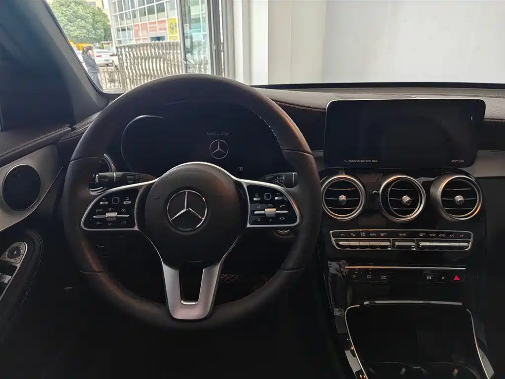 Mercedes-Benz GLC 2022 Model GLC 260 L 4MATIC Dynamic Edition фото 14