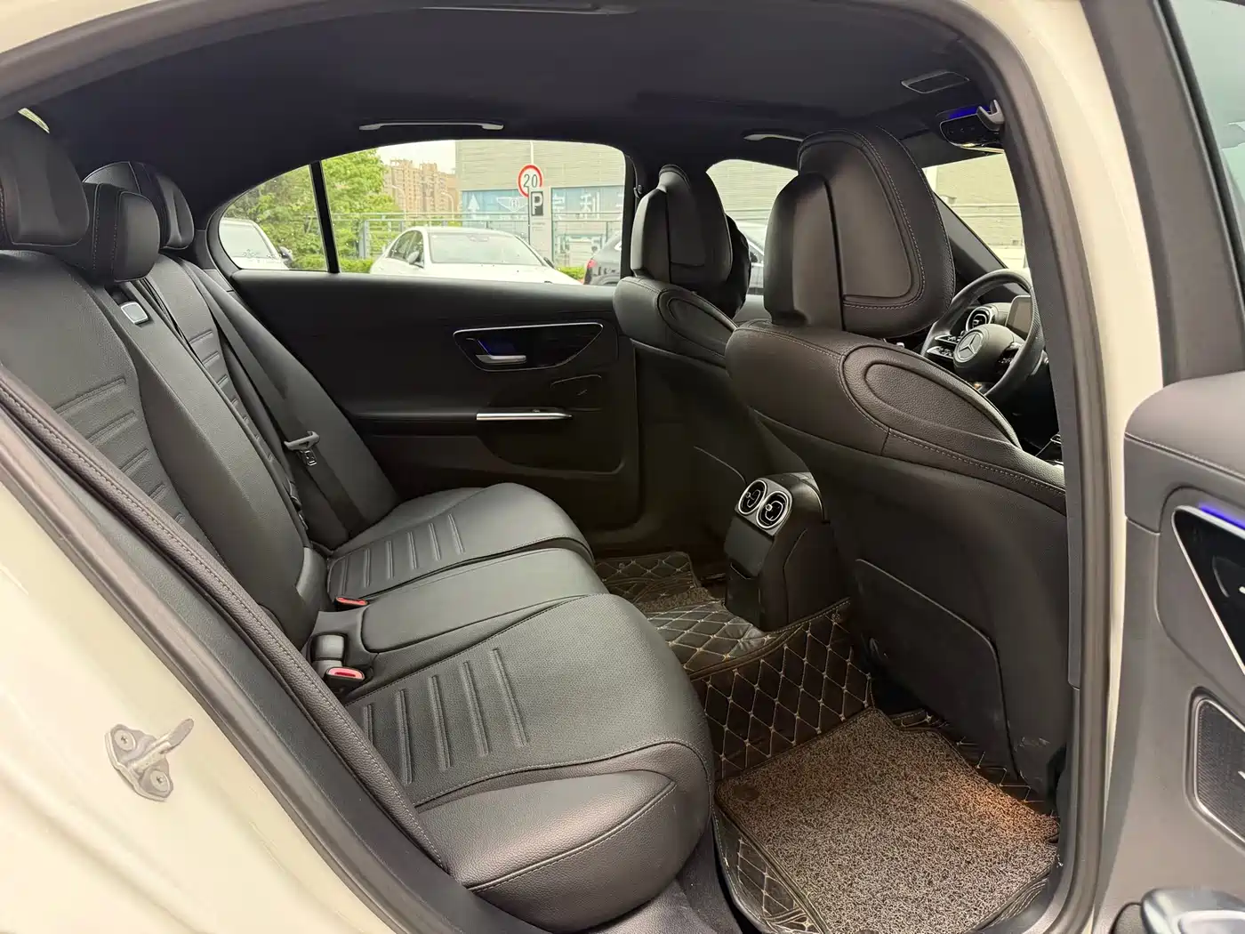 Mercedes-Benz C-Class 2023 C 200 L Sport фото 16