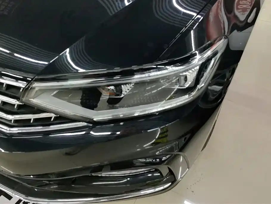 Volkswagen Magotan 2025 Popular Edition 330TSI DSG Luxury фото 5