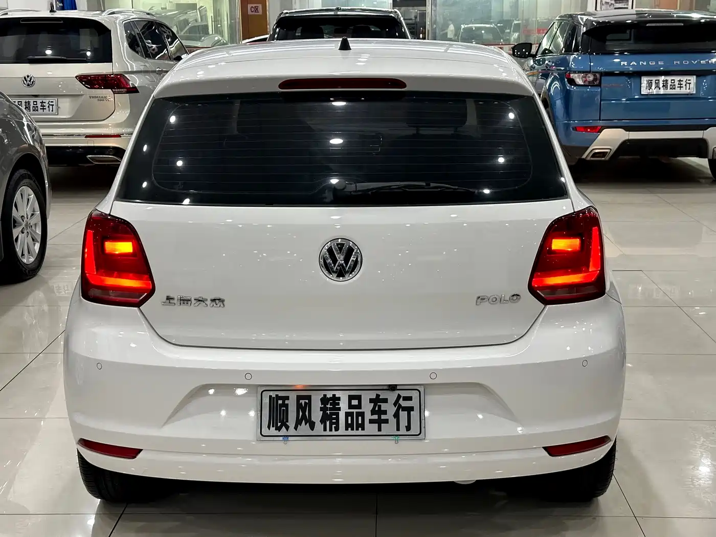 Volkswagen Polo 2014 1.4L Automatic Comfort Edition фото 4