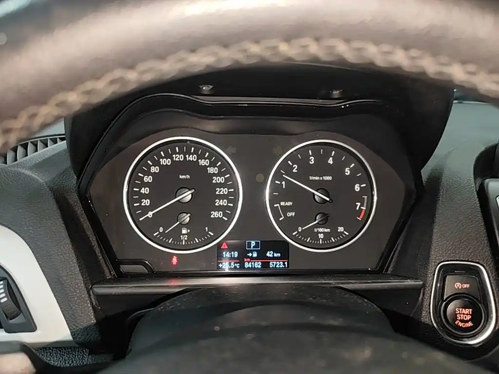 Photo 12 - BMW 1 Series (Import)