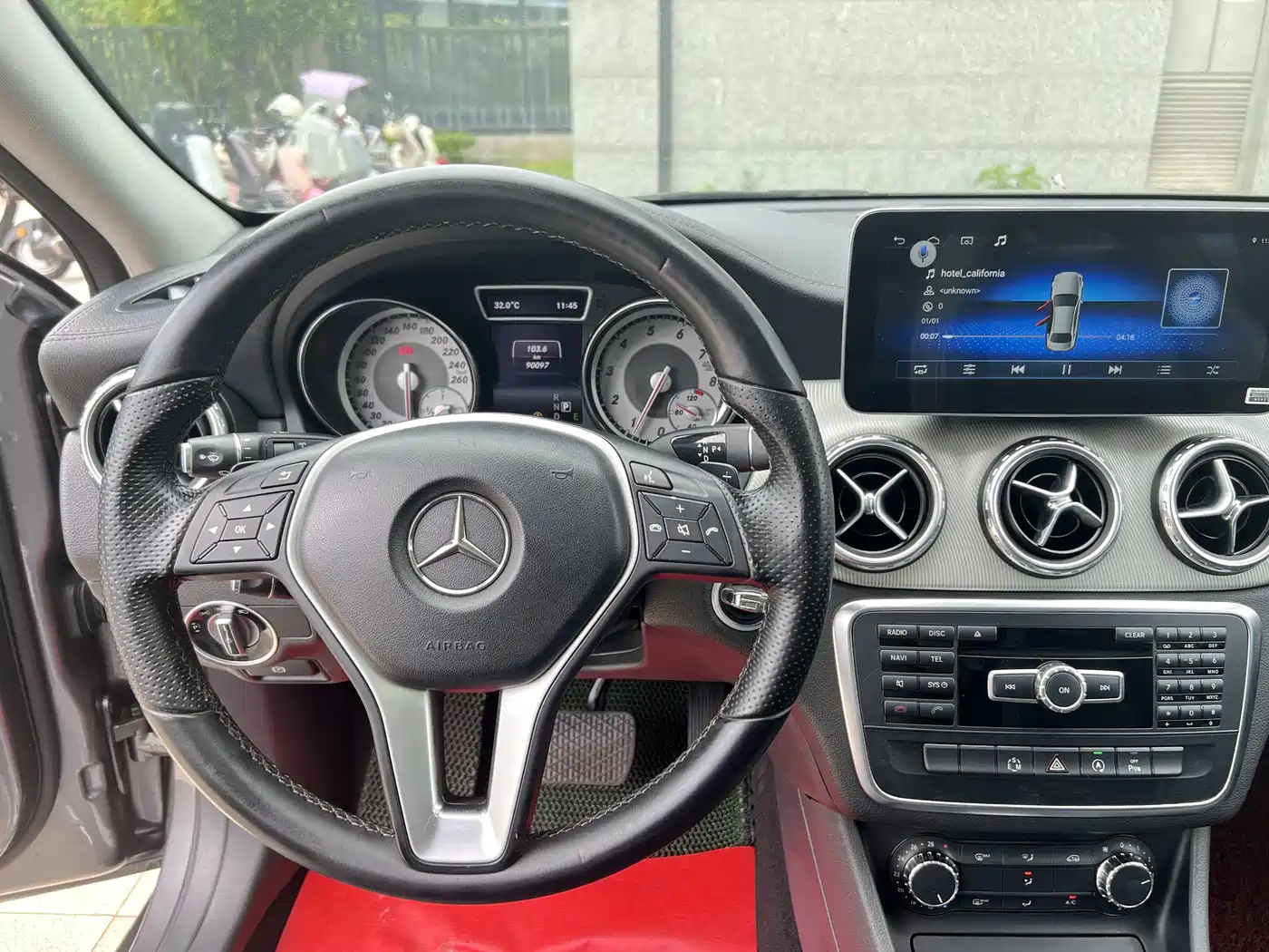 Mercedes-Benz GLA 2015 GLA 200 Fashion фото 6