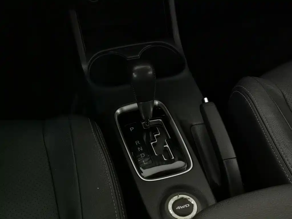 Mitsubishi Outlander 2017 2016 2.4L 4WD Elite Edition 5-seater
