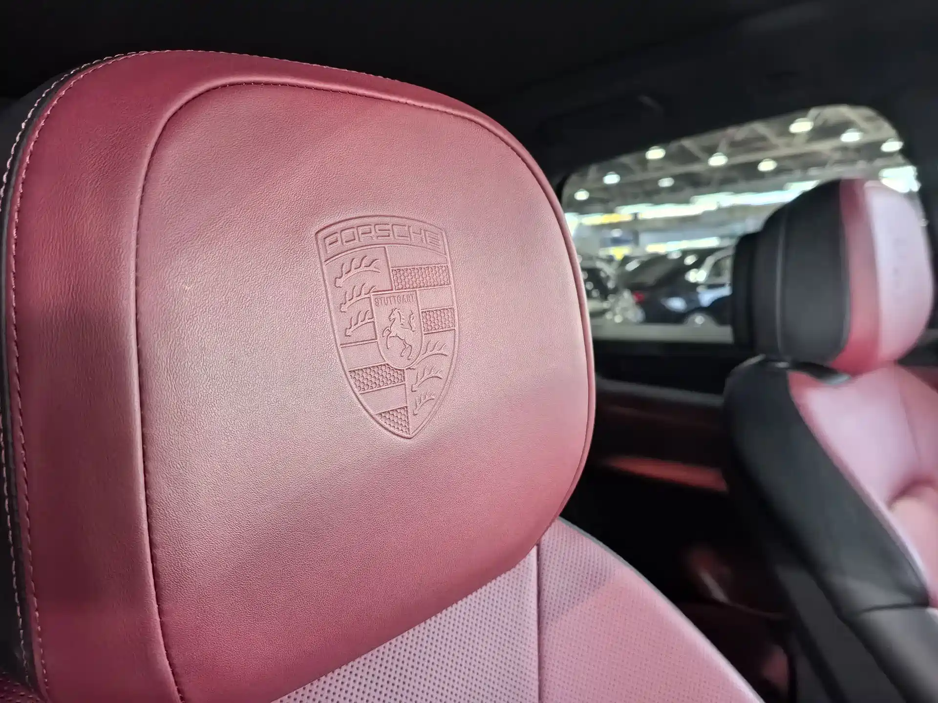 Photo 10 - Porsche Cayenne