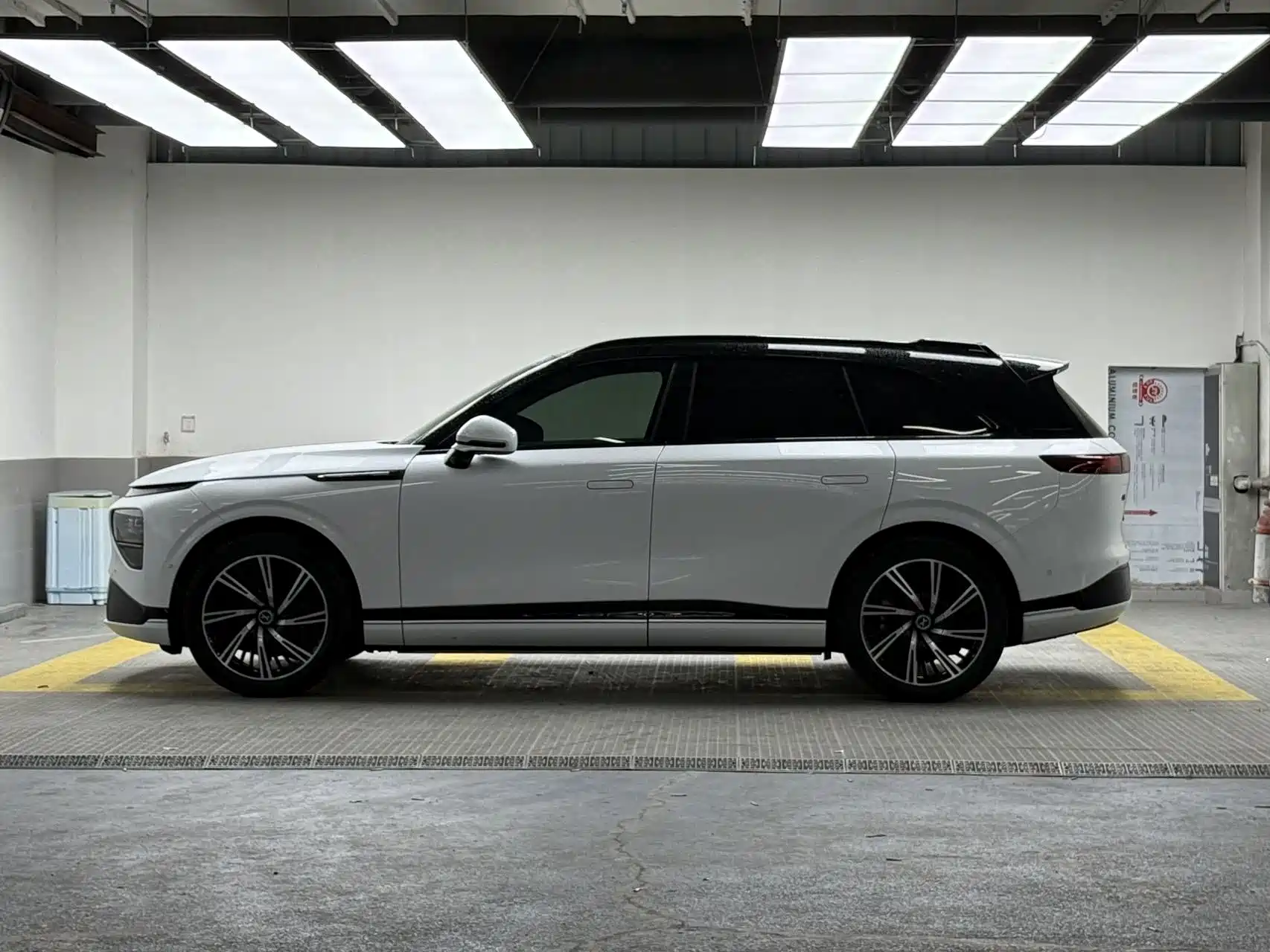 Photo 4 - XPeng G9