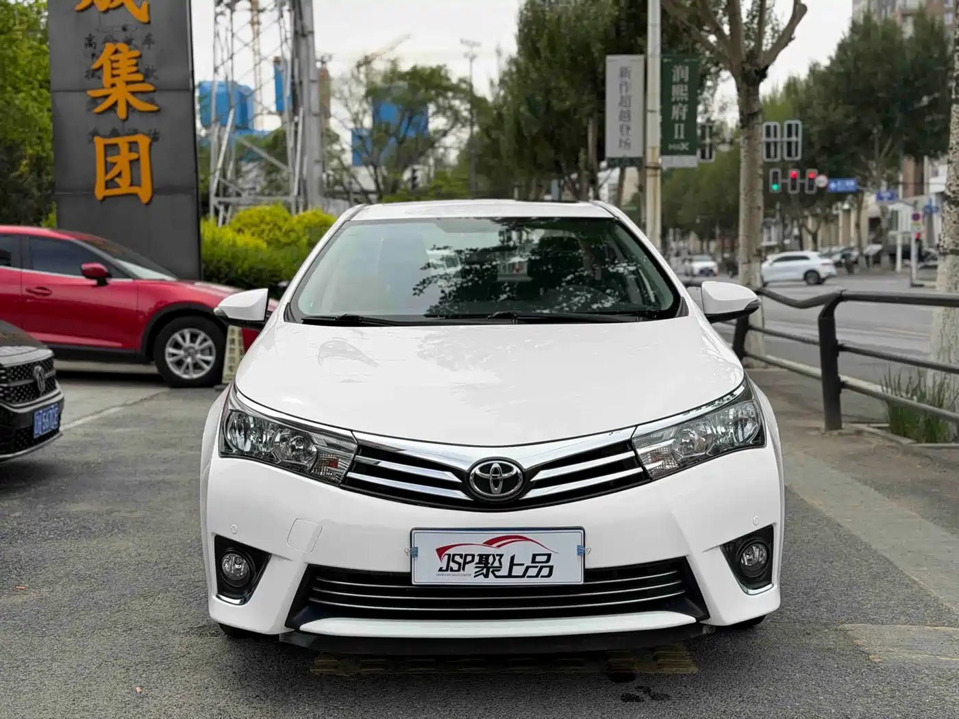 Toyota Corolla 2014 1.6L CVT GL-i фото 2