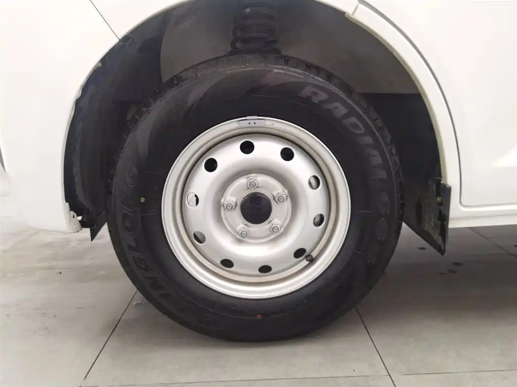 CHANGAN CHANGAN RUIXING EM60