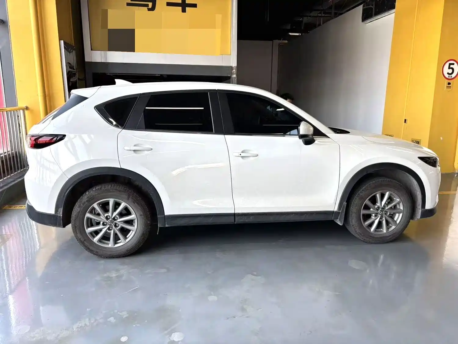 Photo 2 - Mazda CX-5