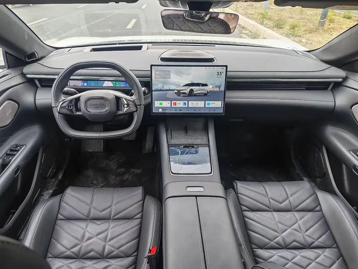 Lynk & Co 10 EM-P 2026 2025 240km Base