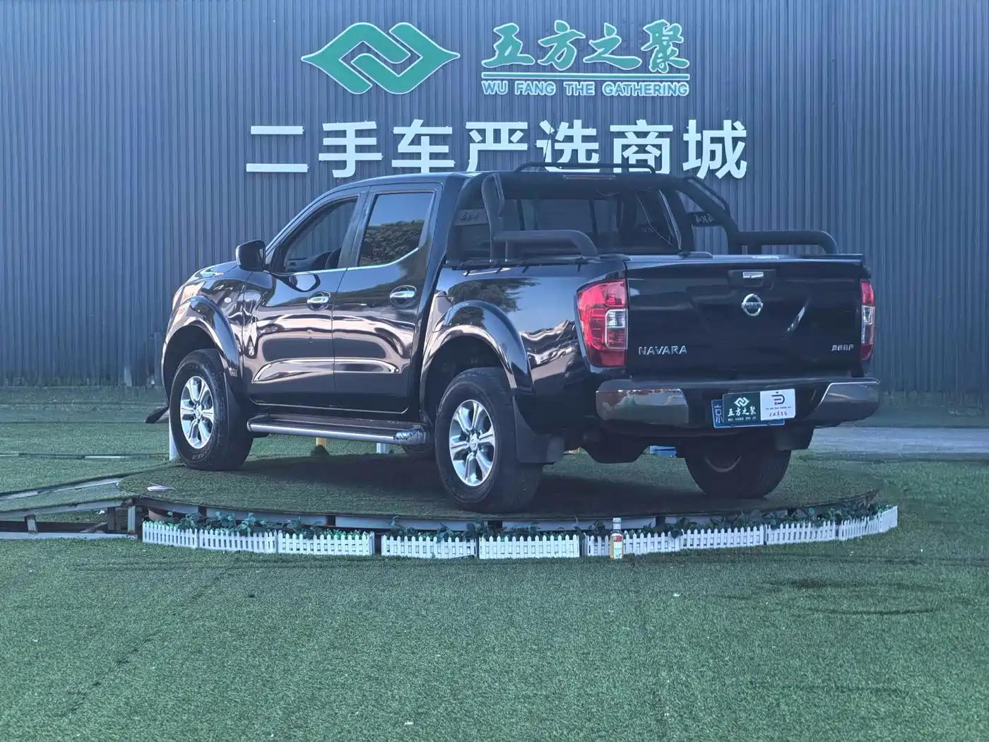 Nissan Navara 2019 2017 Model 2.5L Automatic 4WD Luxury QR25