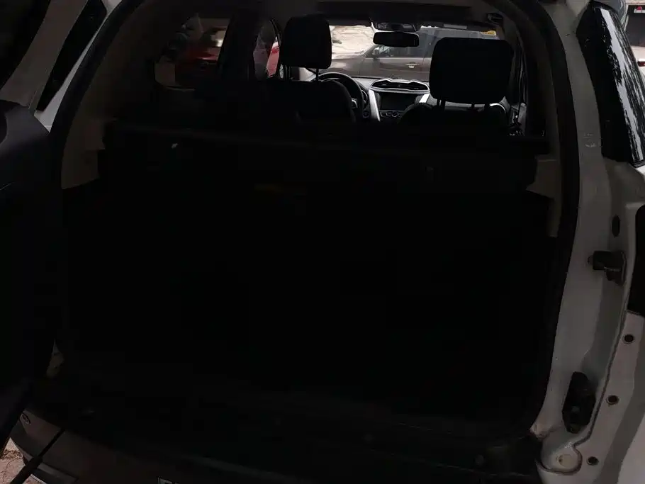 BYD Yuan New Energy 2018 EV360 Smart Connected Cool Edition фото 4