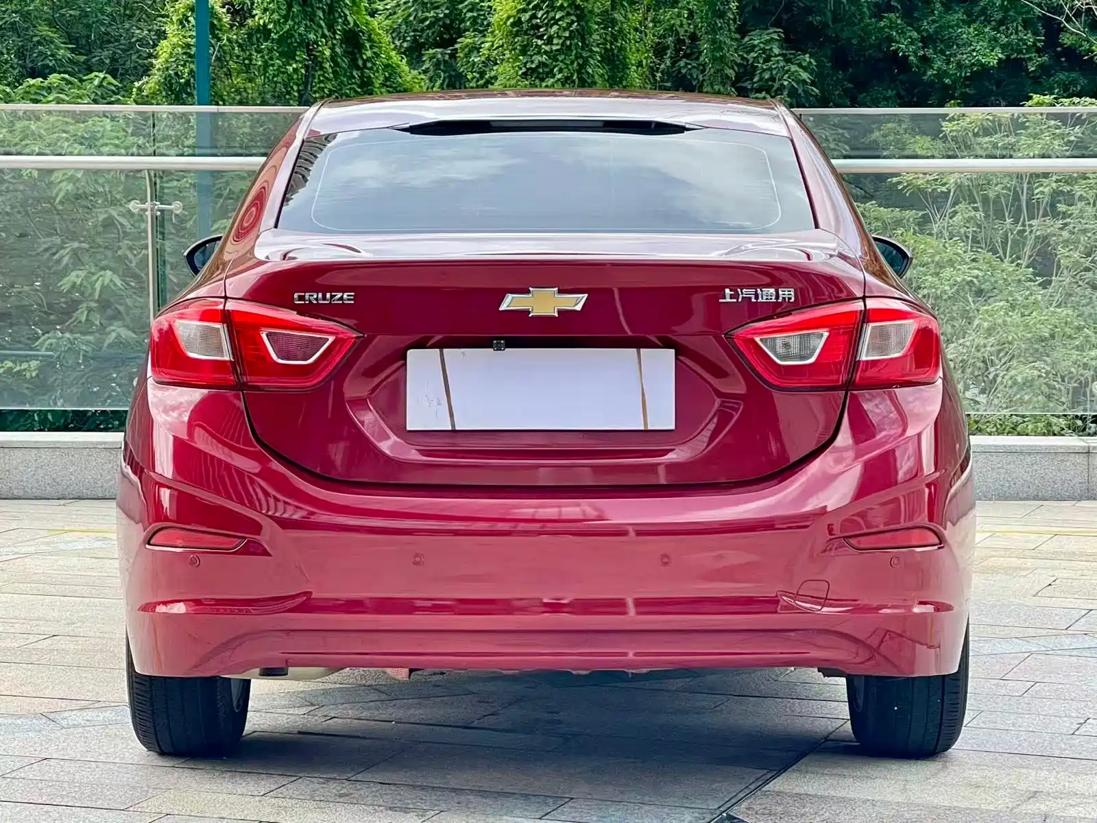 Photo 3 - Chevrolet Cruze