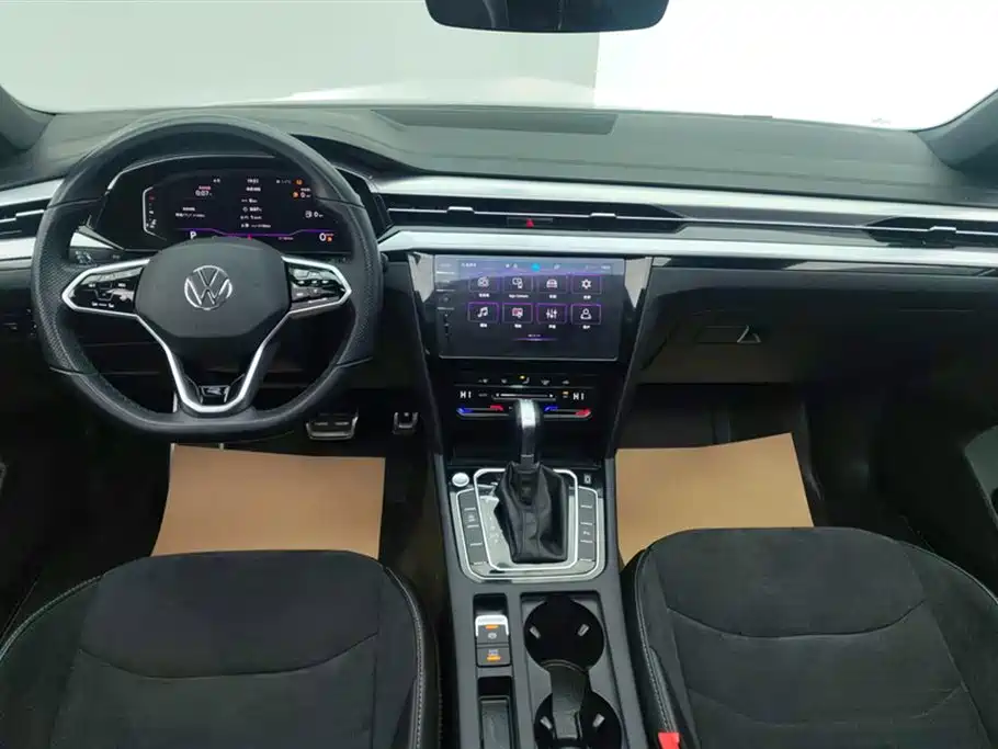 Volkswagen FAW-Volkswagen CC 2023 330TSI Dazzle Edition фото 12