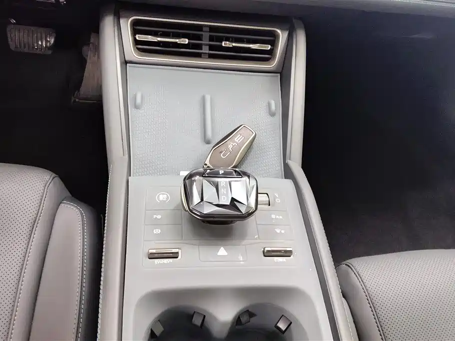 BYD Qin L 2024 DM-i 120KM Leading фото 16