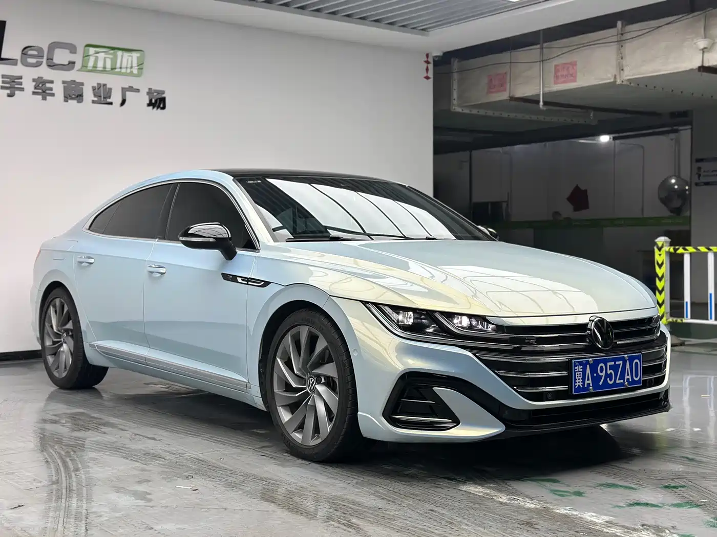 Volkswagen FAW-Volkswagen CC 2024 380TSI Eye-catching Edition фото 3
