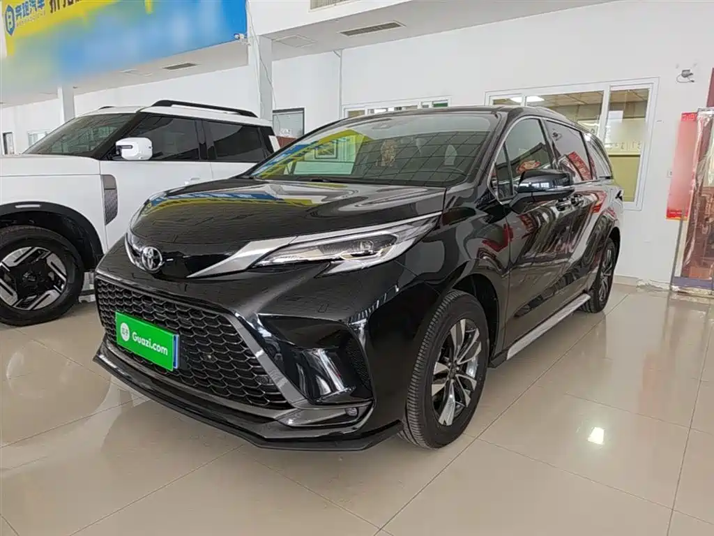 Toyota Granvia 2026 Model 2.5L Hybrid Luxury Edition