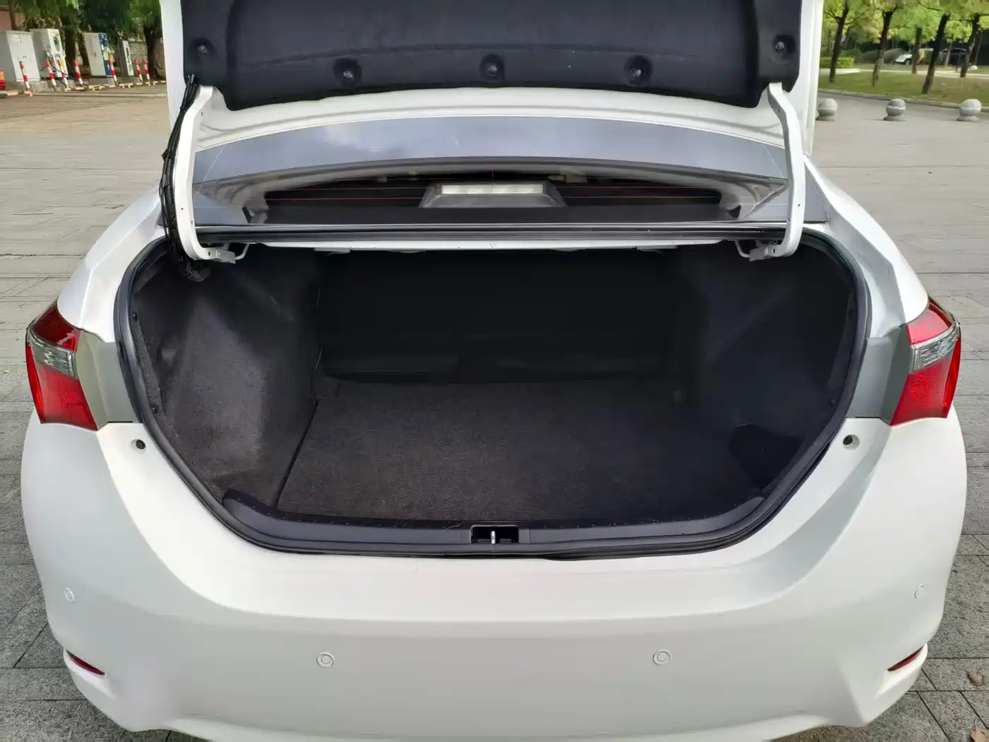 Toyota Corolla 2017 Facelift 1.2T S-CVT GL-i фото 15