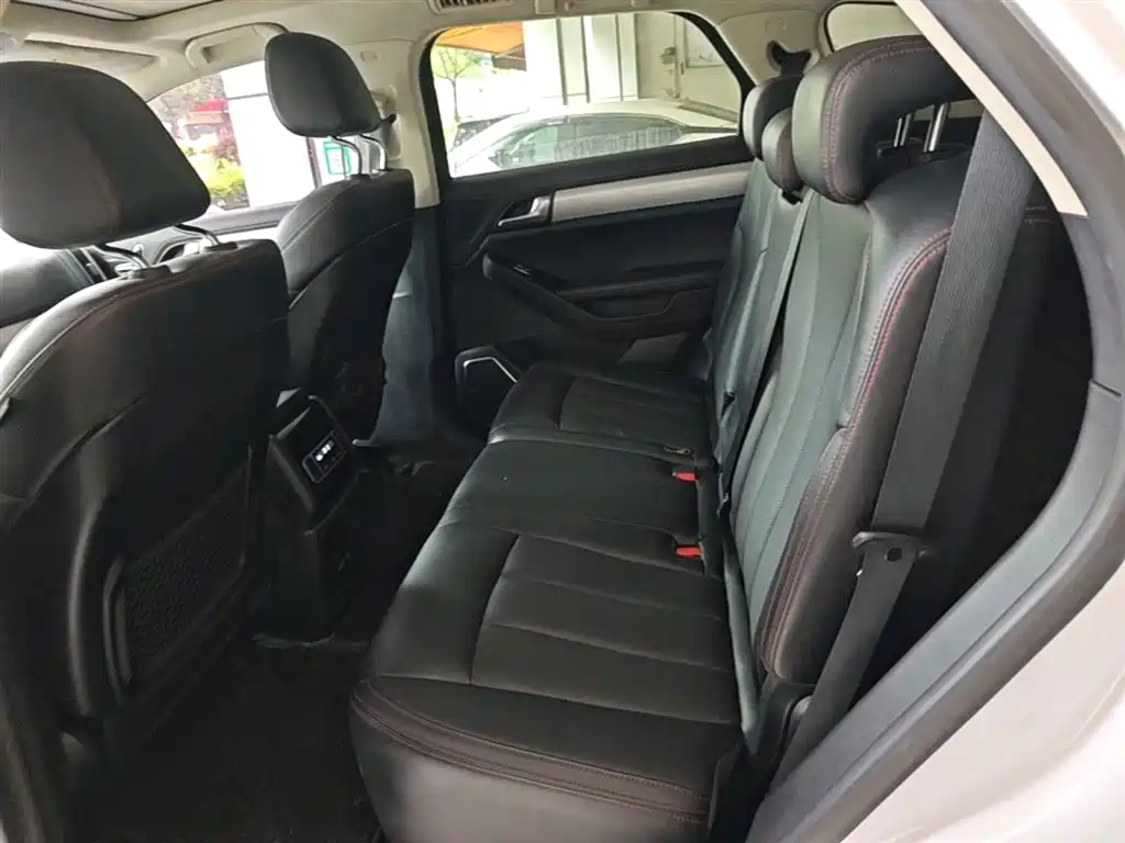 BYD Tang New Energy 2018 DM 2.0T AWD Smart Connection Enjoy Edition 7-Seater China V фото 17