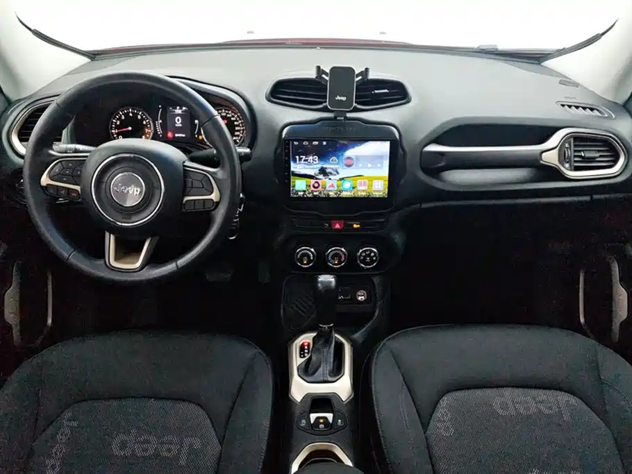 Photo 12 - Jeep Renegade