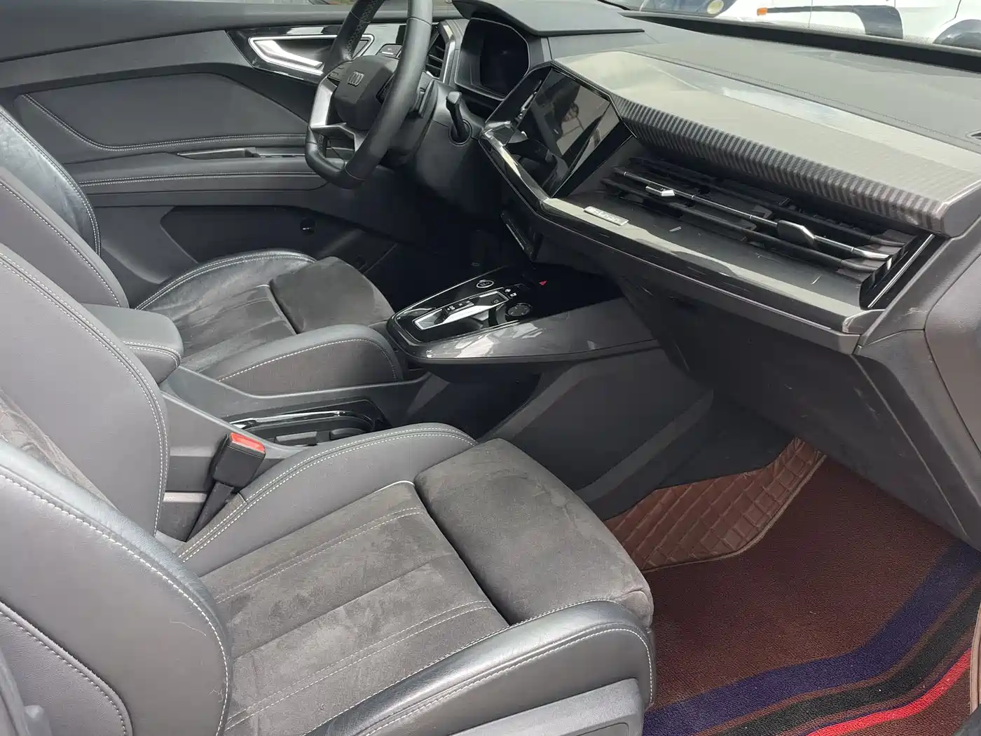 Audi Q4 e-tron 2022 40 e-tron First Edition фото 15